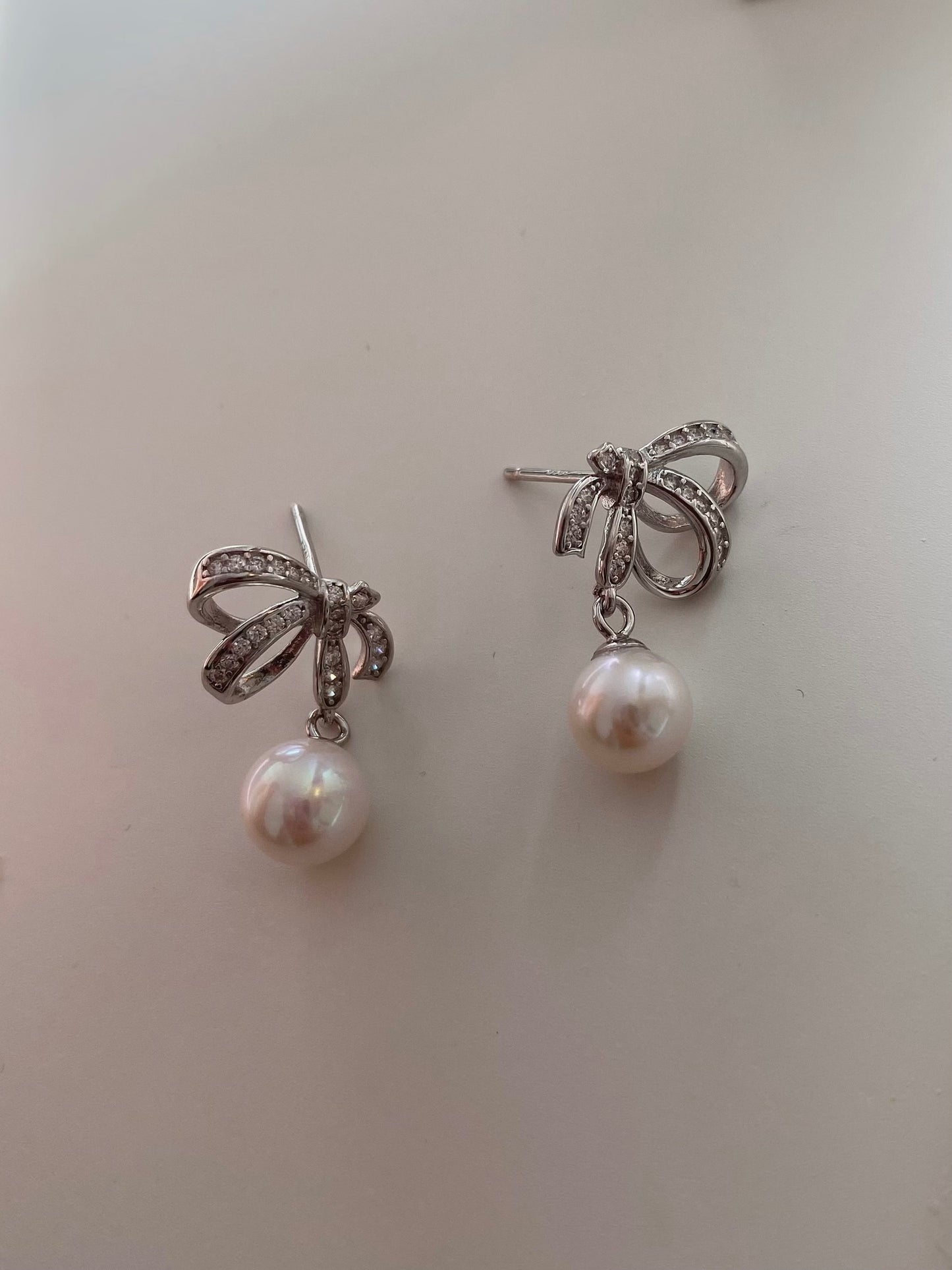 Made in Japan, Bowknot earrings