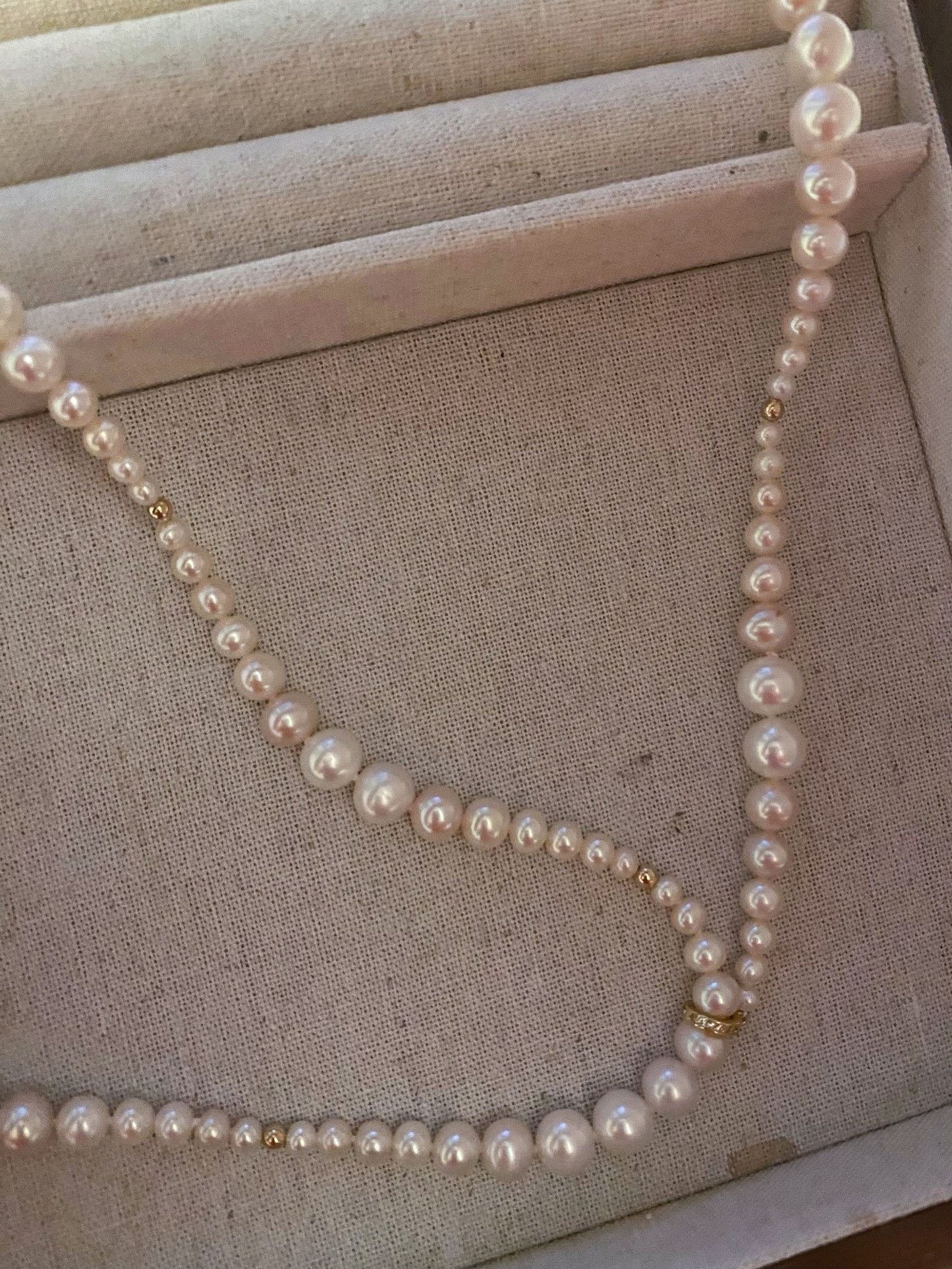 Y necklace with pearls of gradual sizes, 68cm