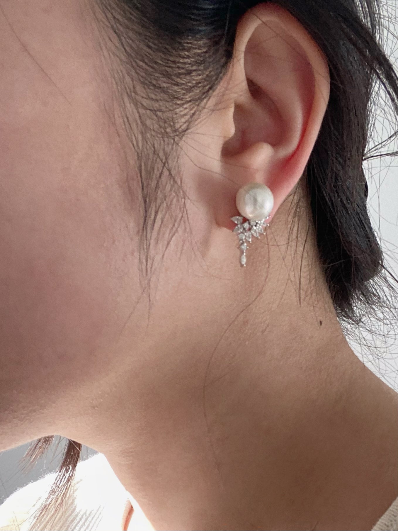 Made in Japan, Snow queen stud earrings