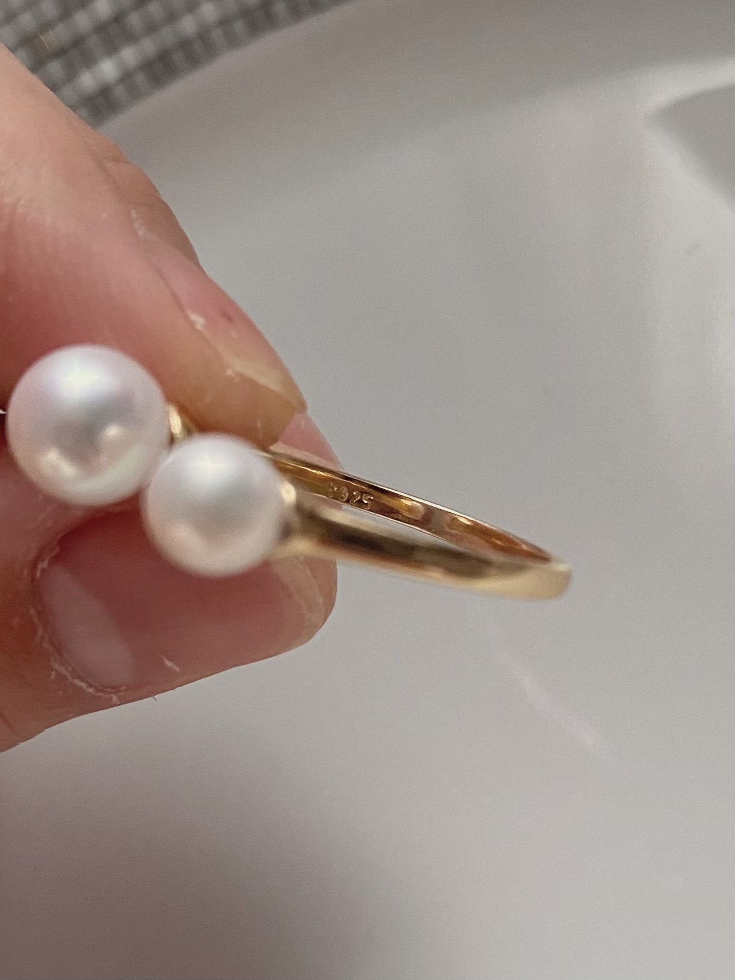 Double pearl ring