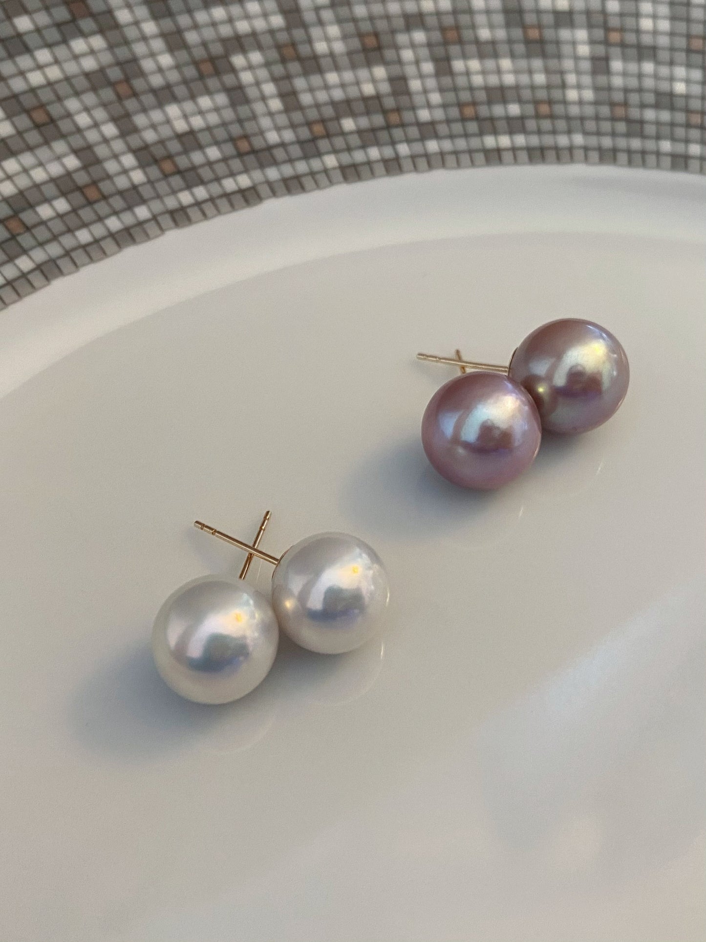 10mm+ Pearl stud earrings