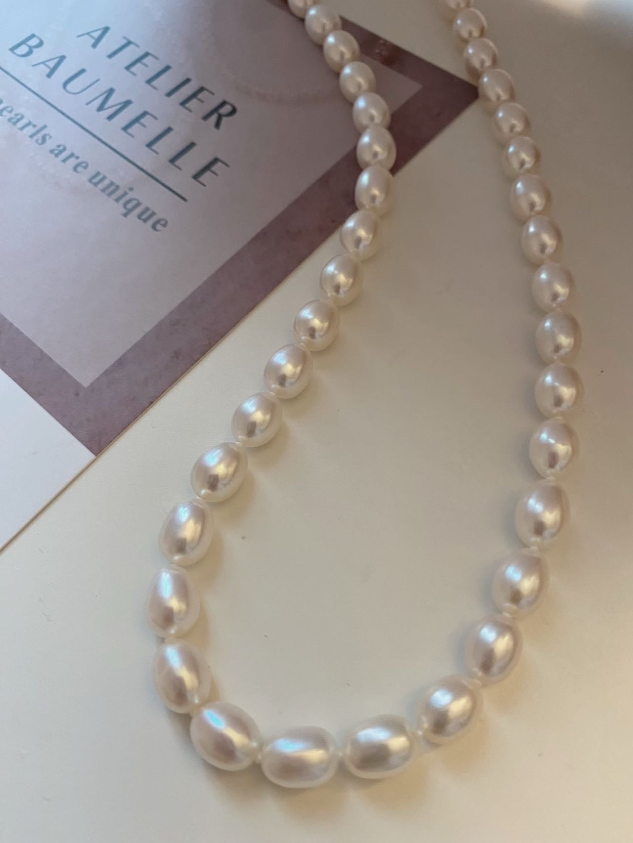 Oval pearl necklace, 6-7mm