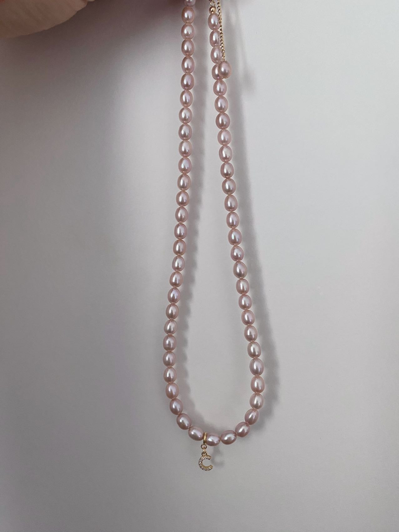 Excellent oval pearl necklace, 4-5 or 5-6mm