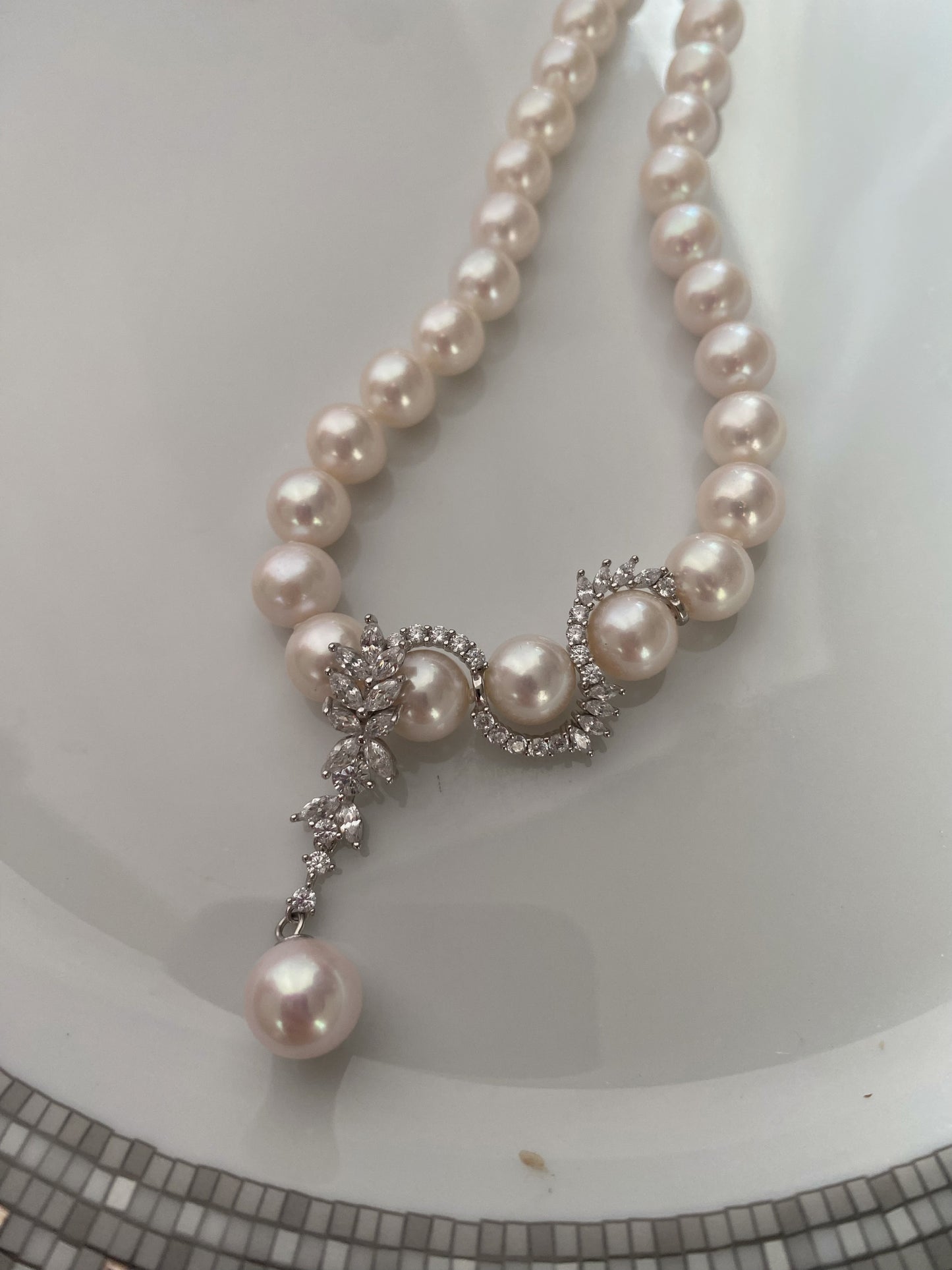 Pearl necklace, 8-9mm