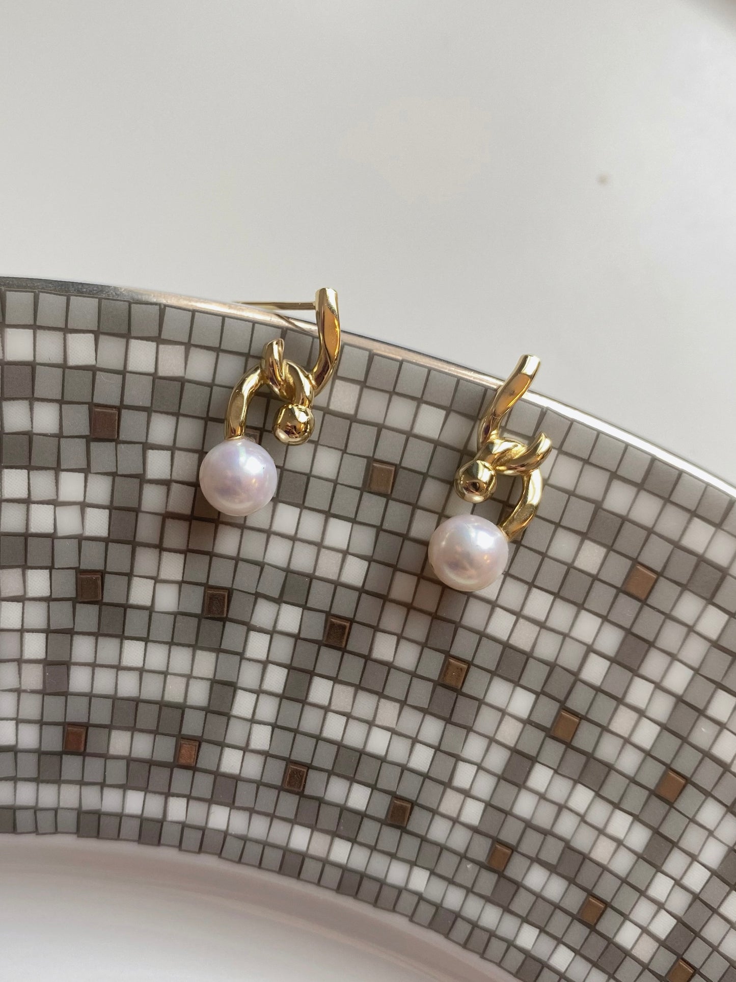 My lady pearl earrings