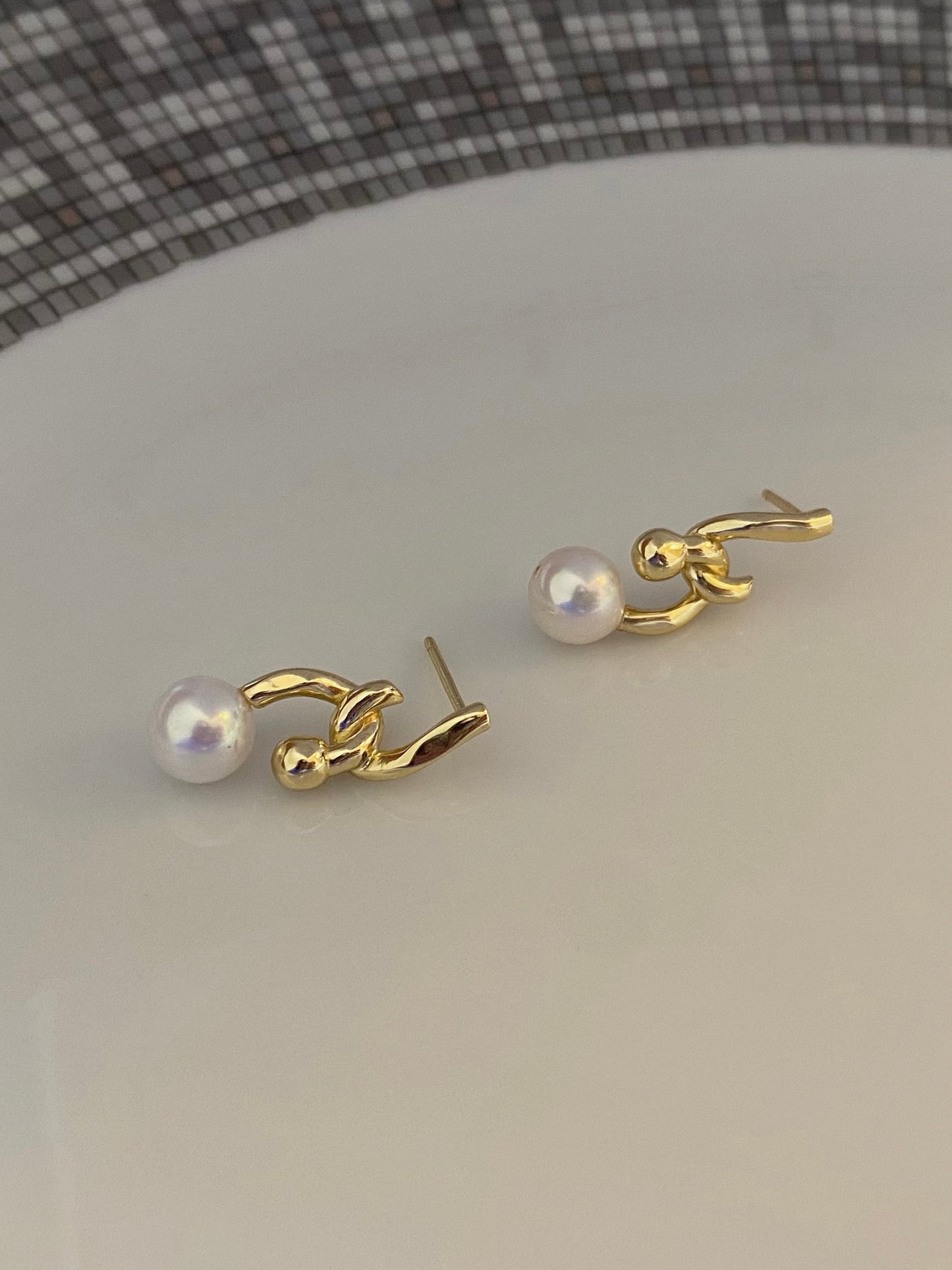 My lady pearl earrings