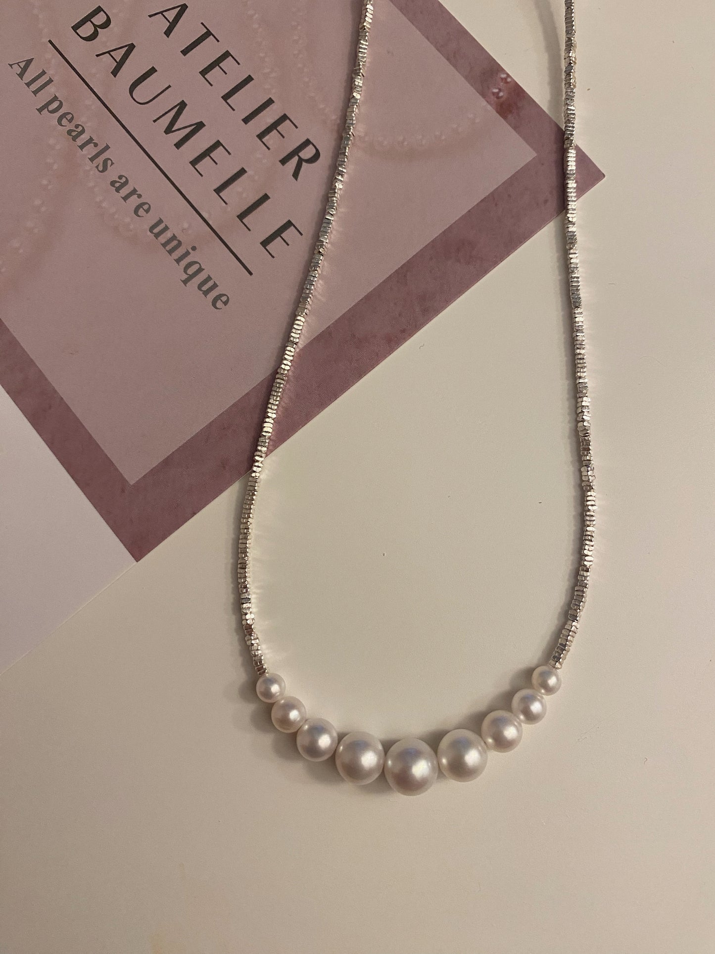 Silver necklace with high quality pearls