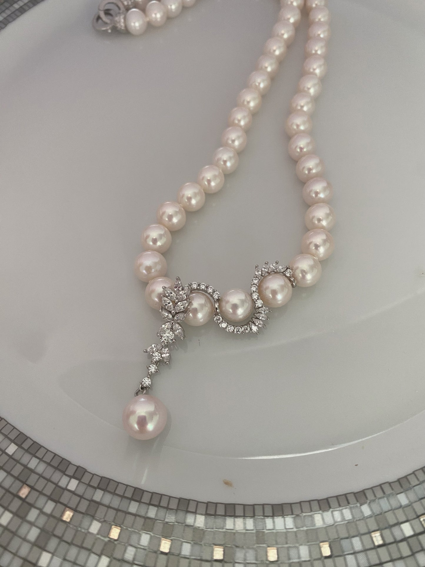 Pearl necklace, 8-9mm