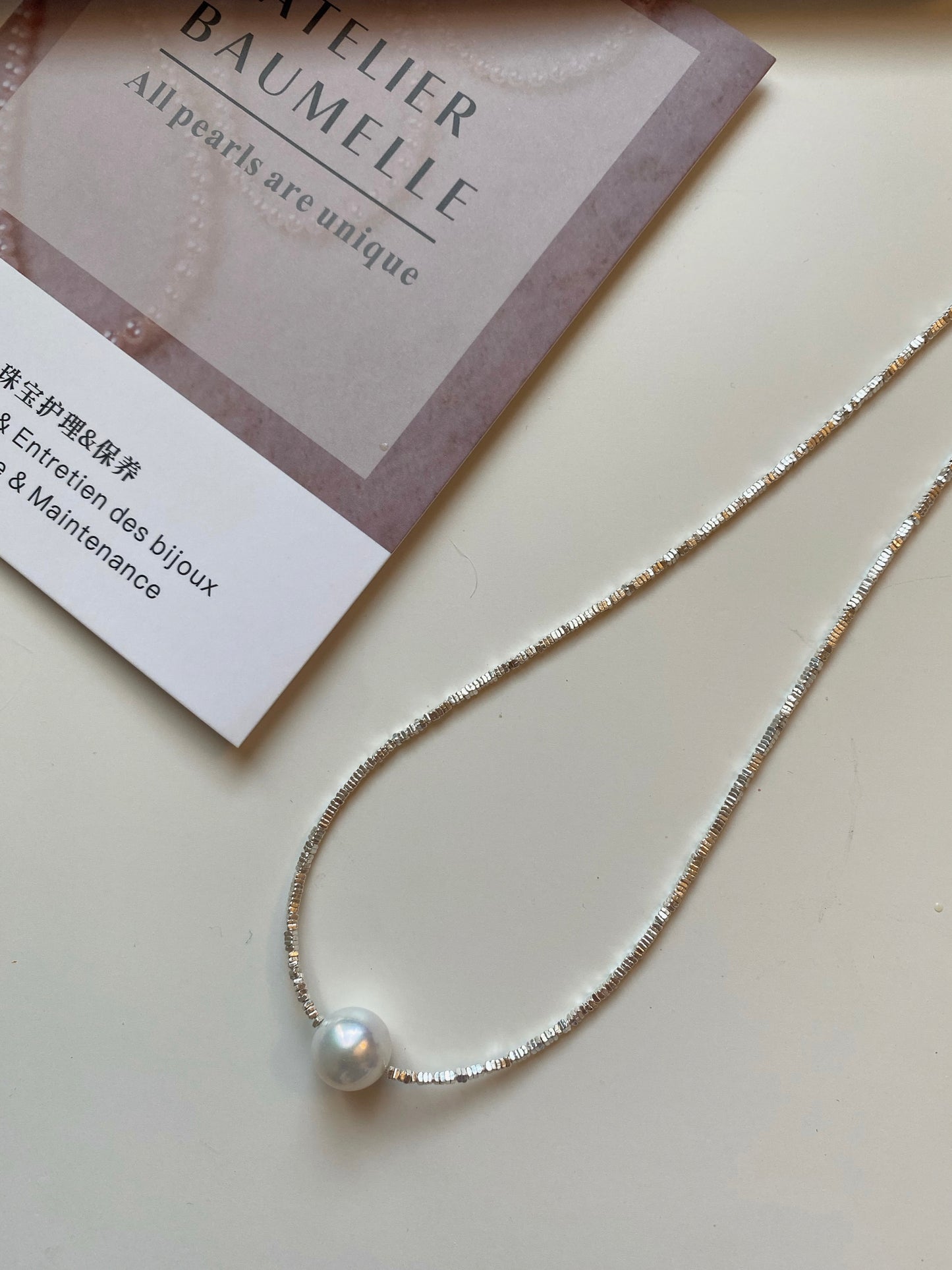 Single pearl pendant silver necklace