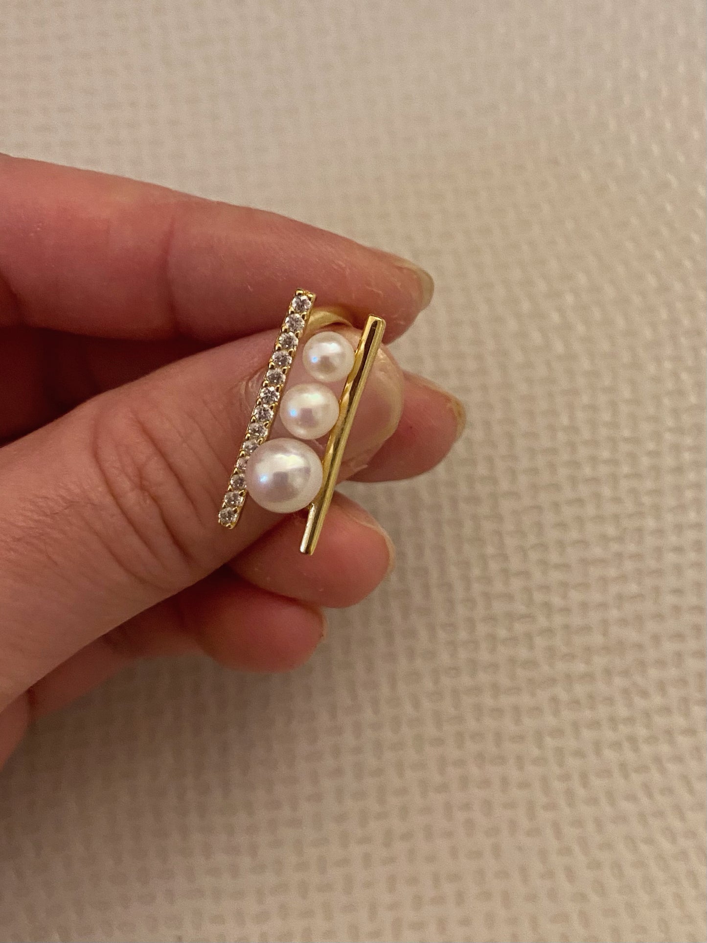 Balance bar pearl ring