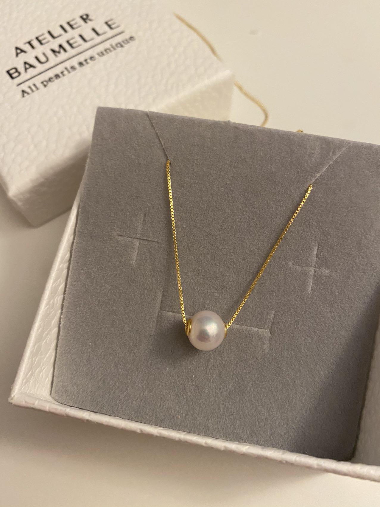 Pearl pendant necklace