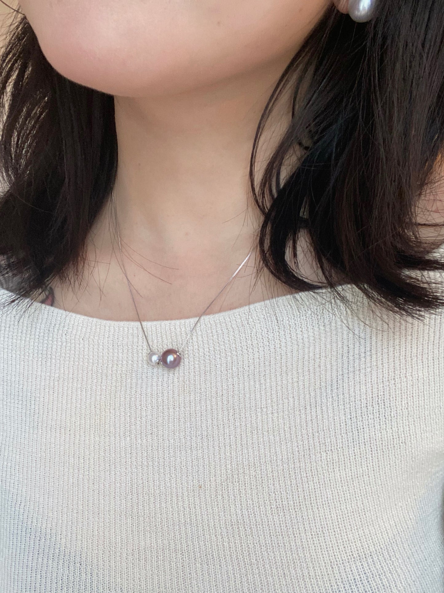 Double pearls pendant necklace