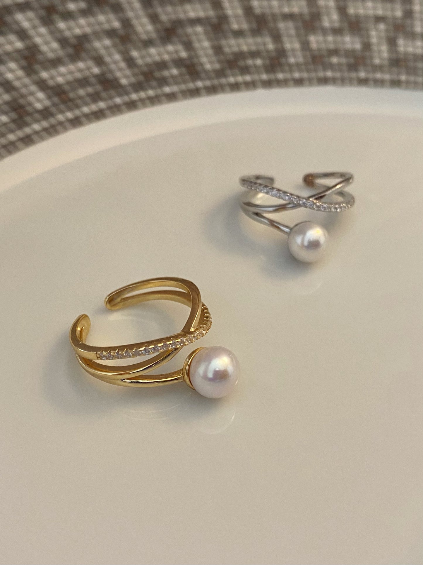 Cross pearl rings