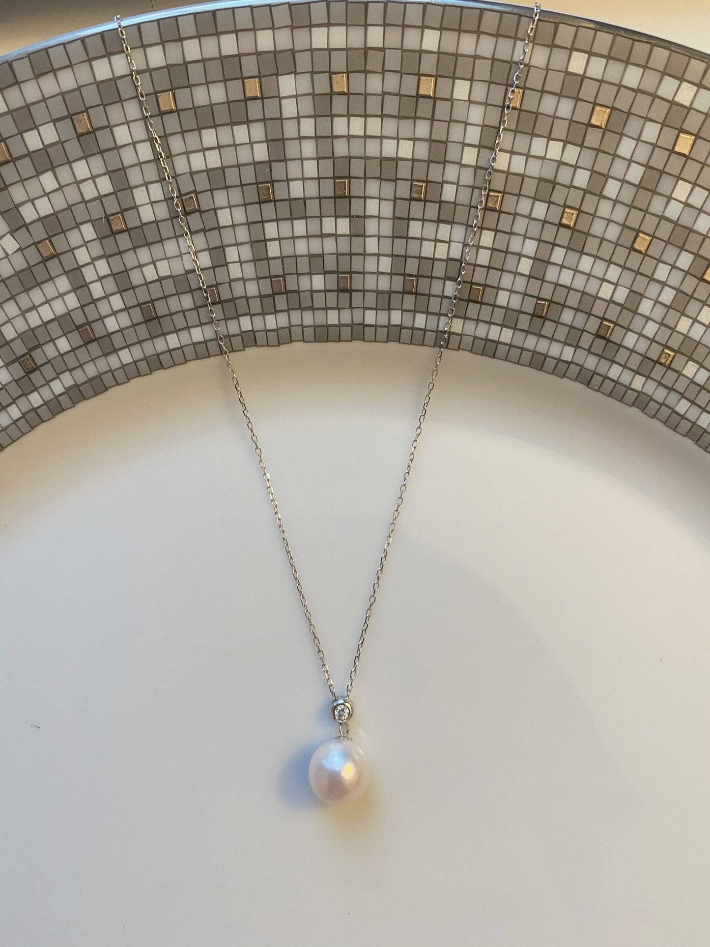 18K white gold, Cristal Y pendant pearl necklace