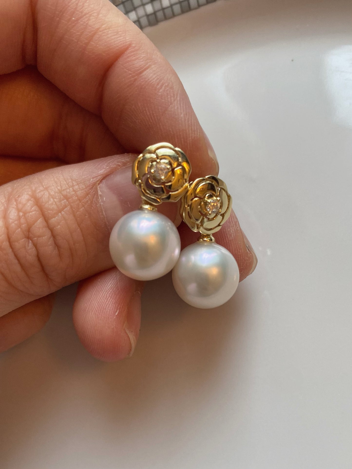 Camellia pearl drop earring